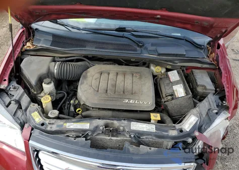 2013 Chrysler Town & Country Touring из США, поврежденный, VIN 2C4RC1BG7DR509741